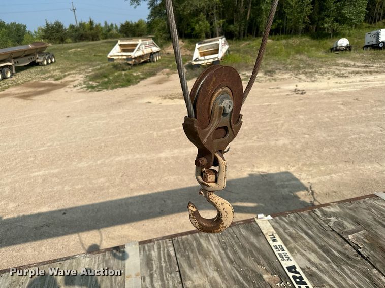 image for item MQ9360 2000 Mack CH613  crane truck