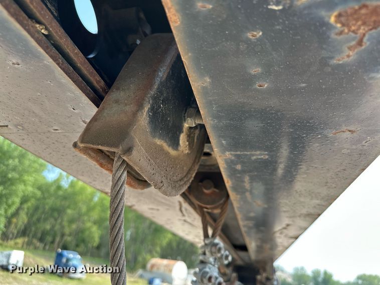 image for item MQ9360 2000 Mack CH613  crane truck