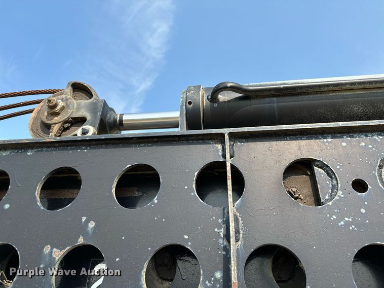 image for item MQ9360 2000 Mack CH613  crane truck