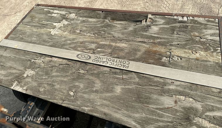 image for item MQ9360 2000 Mack CH613  crane truck