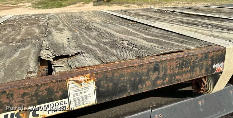 image for item MQ9360 2000 Mack CH613  crane truck