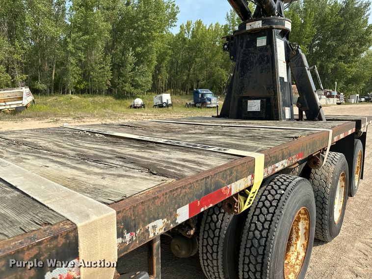 image for item MQ9360 2000 Mack CH613  crane truck