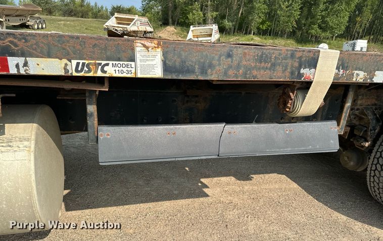 image for item MQ9360 2000 Mack CH613  crane truck