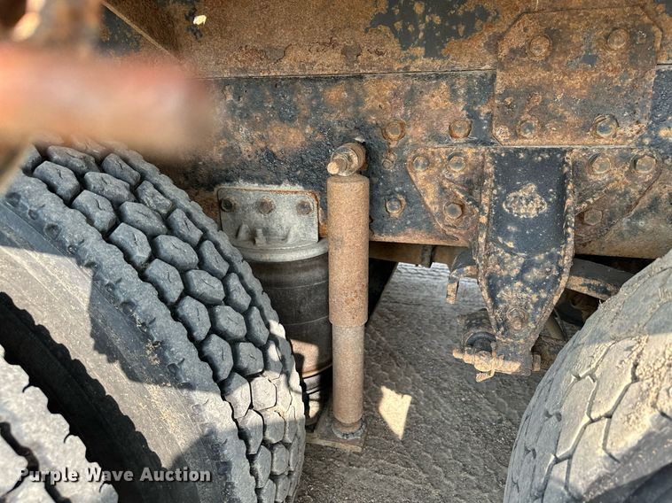 image for item MQ9360 2000 Mack CH613  crane truck