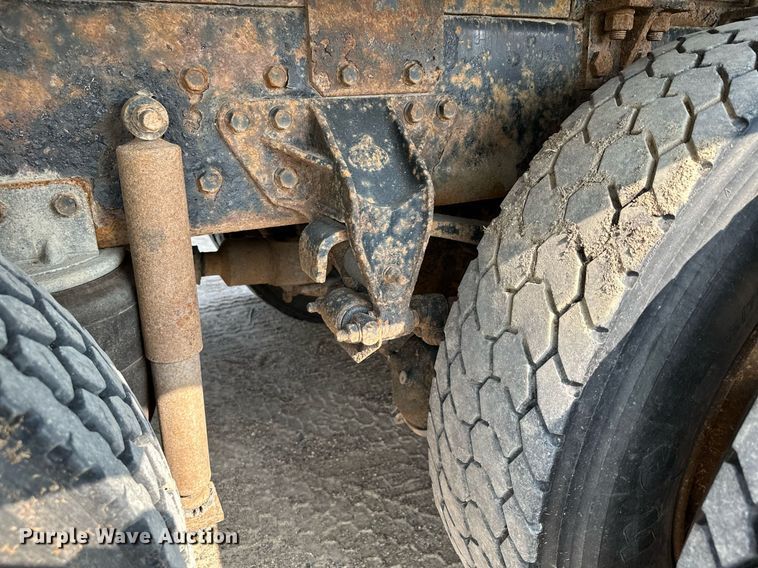 image for item MQ9360 2000 Mack CH613  crane truck