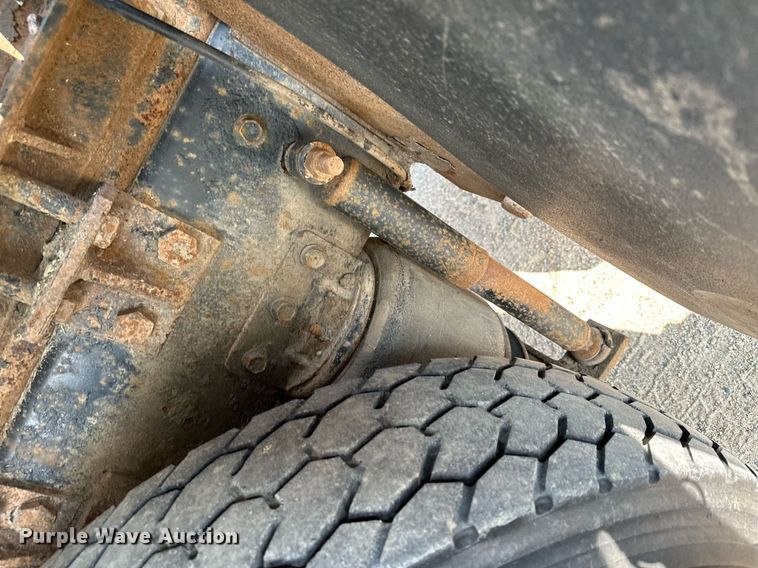 image for item MQ9360 2000 Mack CH613  crane truck