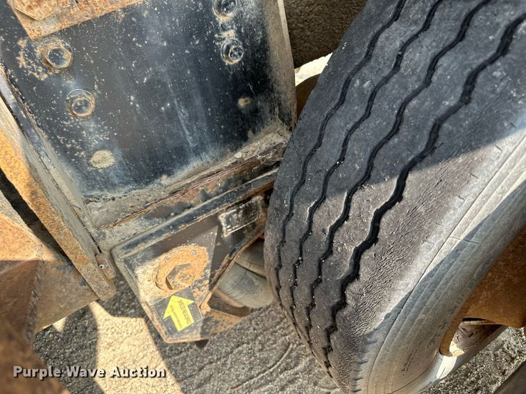 image for item MQ9360 2000 Mack CH613  crane truck