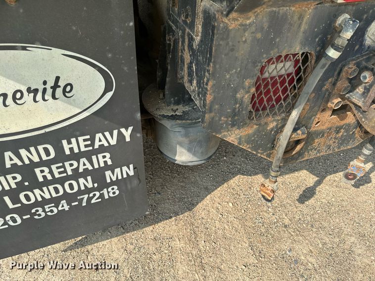 image for item MQ9360 2000 Mack CH613  crane truck