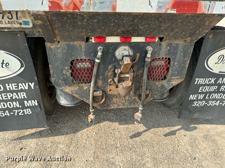 image for item MQ9360 2000 Mack CH613  crane truck