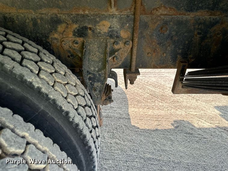 image for item MQ9360 2000 Mack CH613  crane truck