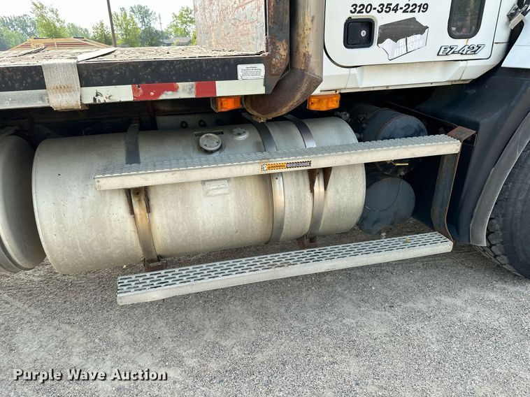 image for item MQ9360 2000 Mack CH613  crane truck