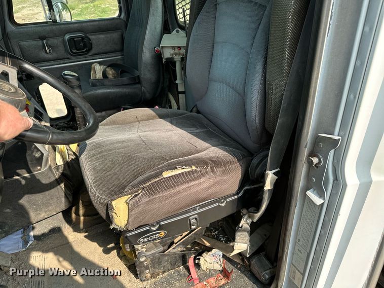 image for item MQ9360 2000 Mack CH613  crane truck