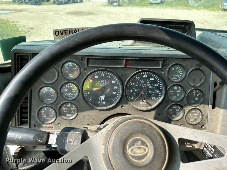 image for item MQ9360 2000 Mack CH613  crane truck