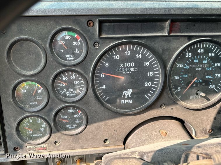 image for item MQ9360 2000 Mack CH613  crane truck