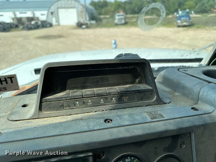 image for item MQ9360 2000 Mack CH613  crane truck