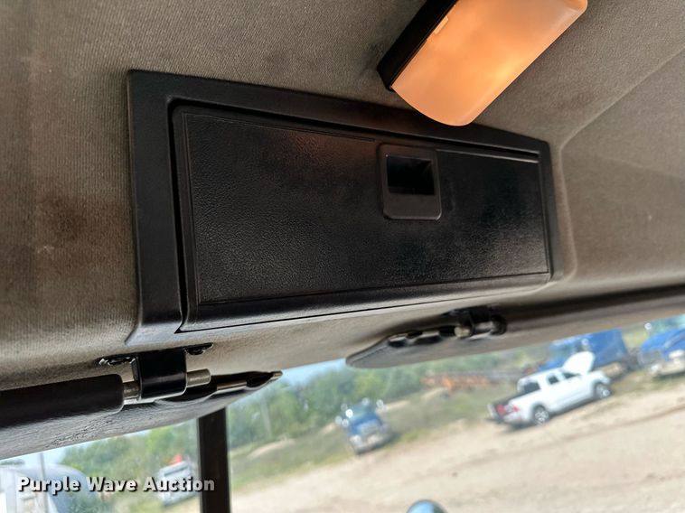 image for item MQ9360 2000 Mack CH613  crane truck