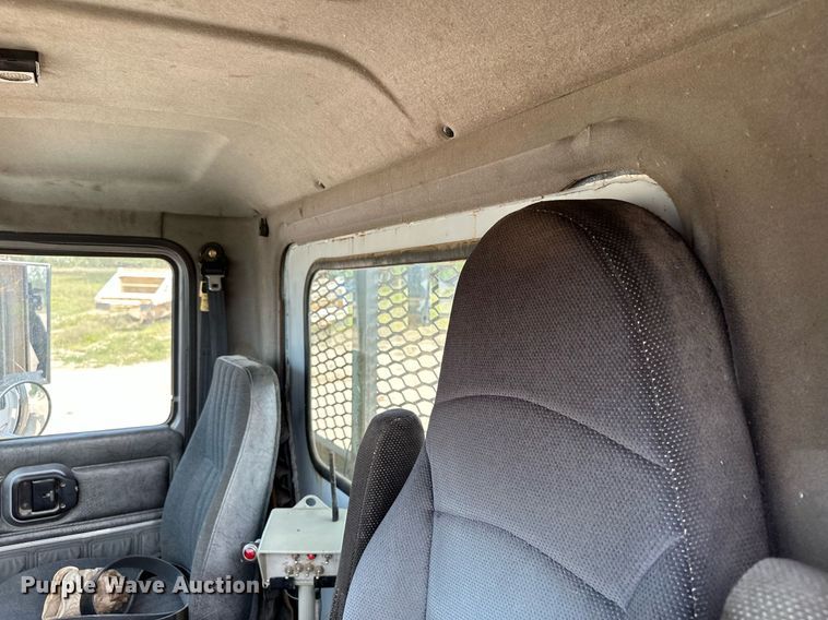 image for item MQ9360 2000 Mack CH613  crane truck