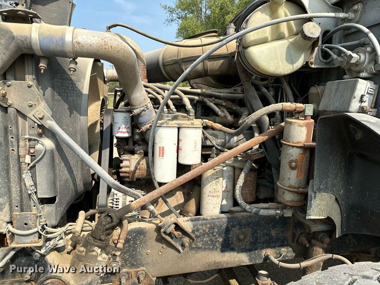 image for item MQ9360 2000 Mack CH613  crane truck