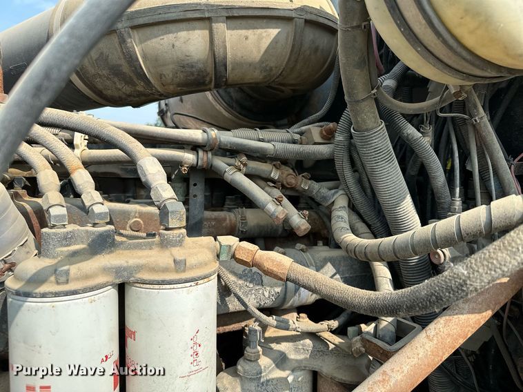 image for item MQ9360 2000 Mack CH613  crane truck