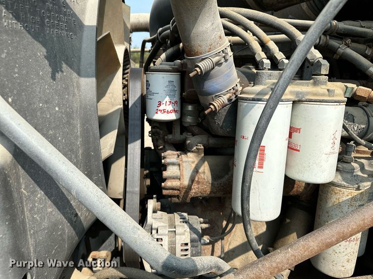 image for item MQ9360 2000 Mack CH613  crane truck