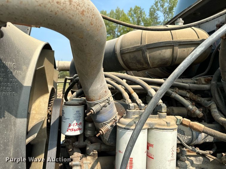 image for item MQ9360 2000 Mack CH613  crane truck