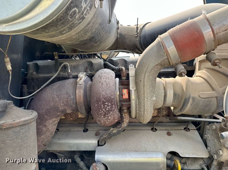 image for item MQ9360 2000 Mack CH613  crane truck