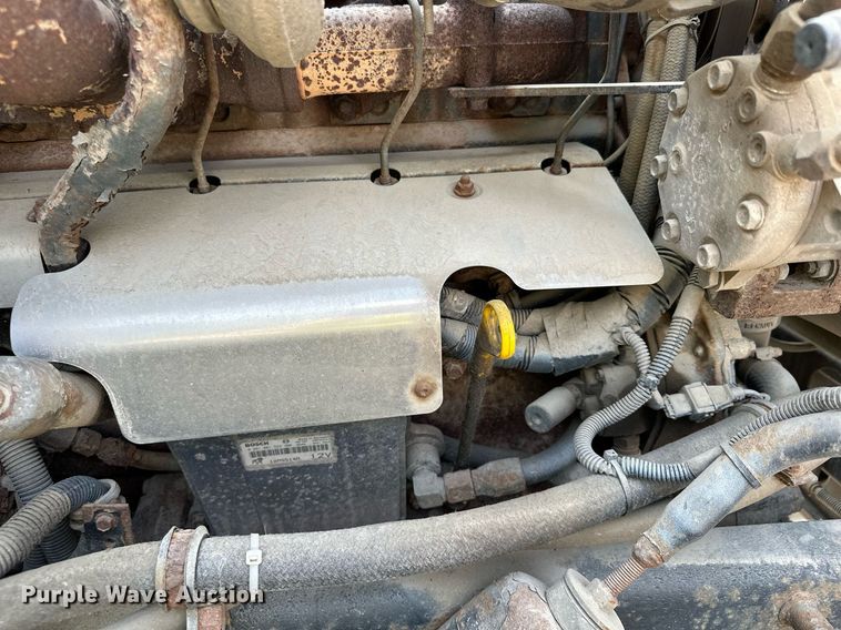 image for item MQ9360 2000 Mack CH613  crane truck