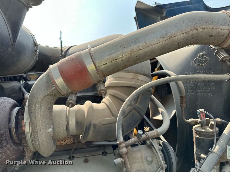 image for item MQ9360 2000 Mack CH613  crane truck