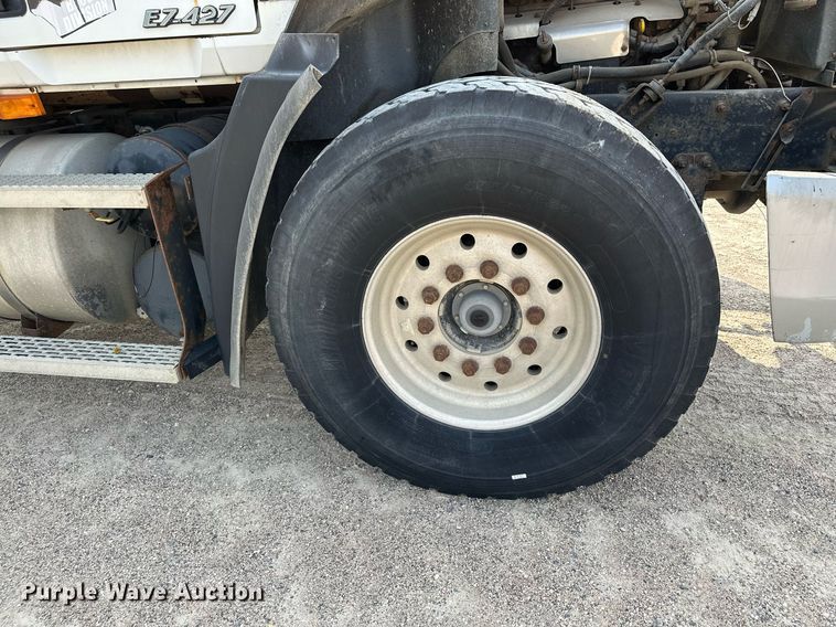 image for item MQ9360 2000 Mack CH613  crane truck