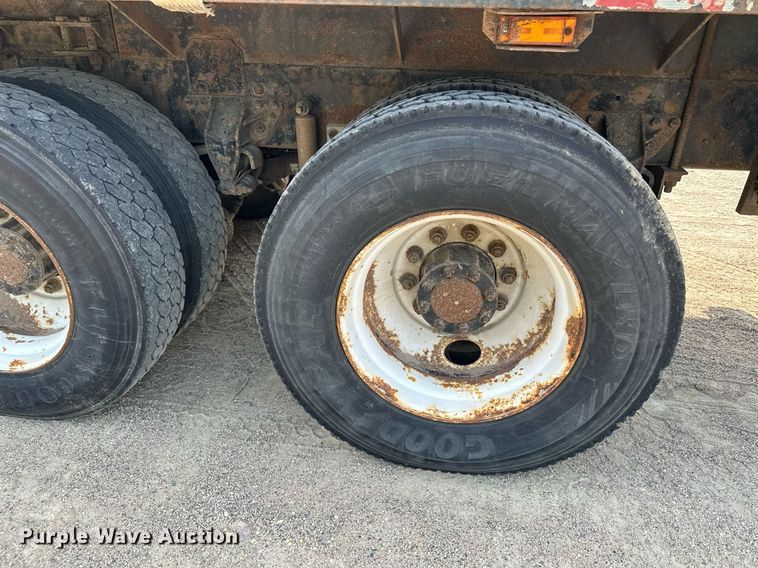 image for item MQ9360 2000 Mack CH613  crane truck