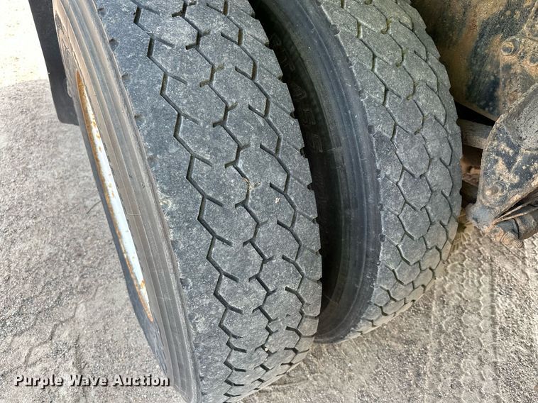 image for item MQ9360 2000 Mack CH613  crane truck