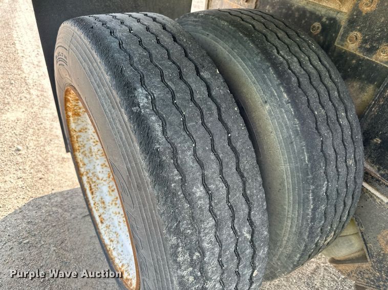 image for item MQ9360 2000 Mack CH613  crane truck