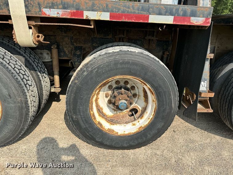 image for item MQ9360 2000 Mack CH613  crane truck