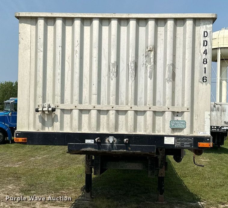 image for item MQ9364 2011 Transcraft DTL-2100  drop deck trailer
