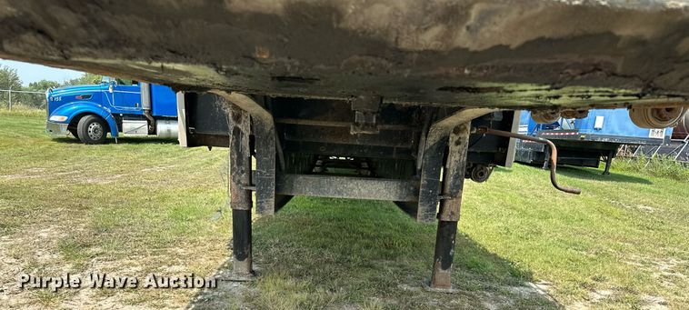 image for item MQ9364 2011 Transcraft DTL-2100  drop deck trailer