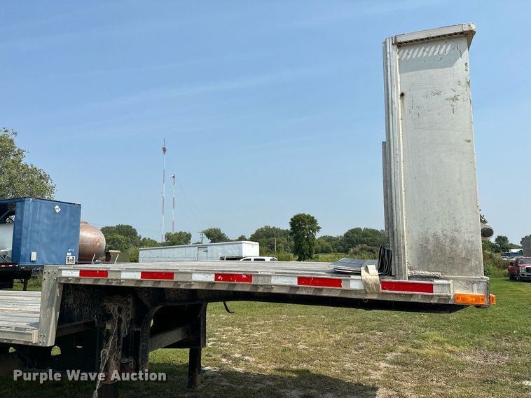 image for item MQ9364 2011 Transcraft DTL-2100  drop deck trailer