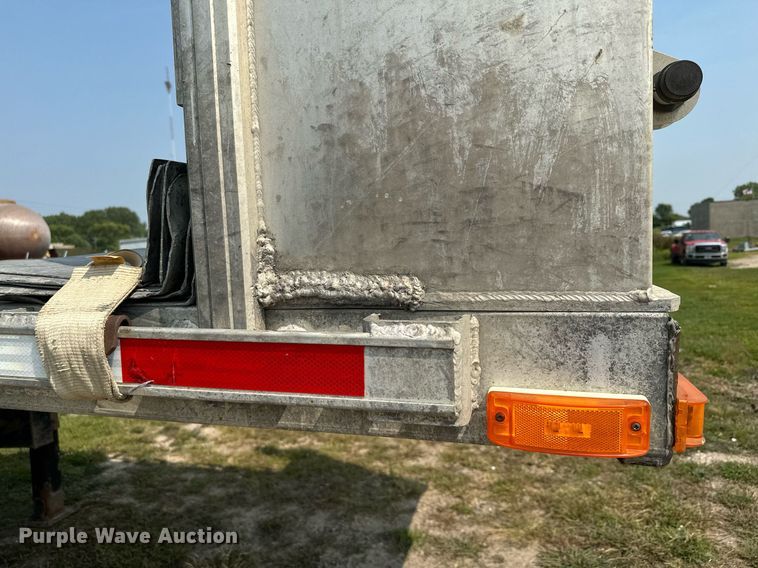 image for item MQ9364 2011 Transcraft DTL-2100  drop deck trailer