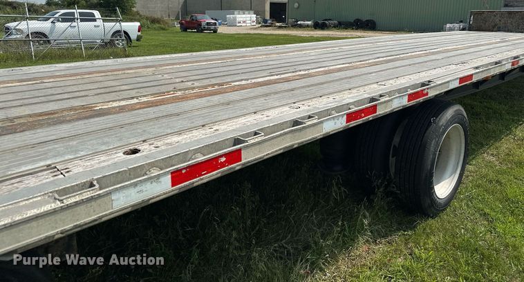 image for item MQ9364 2011 Transcraft DTL-2100  drop deck trailer