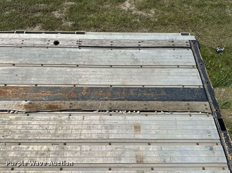 image for item MQ9364 2011 Transcraft DTL-2100  drop deck trailer