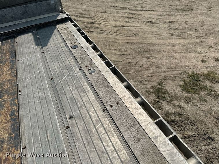 image for item MQ9364 2011 Transcraft DTL-2100  drop deck trailer