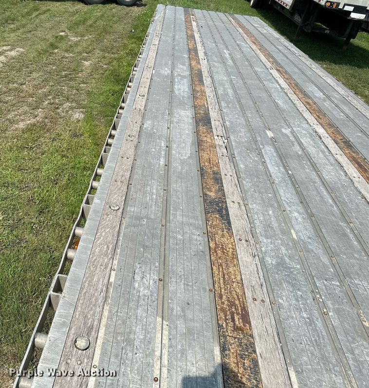 image for item MQ9364 2011 Transcraft DTL-2100  drop deck trailer