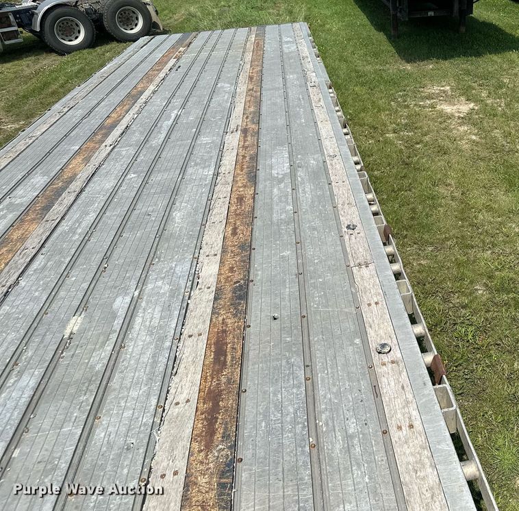 image for item MQ9364 2011 Transcraft DTL-2100  drop deck trailer