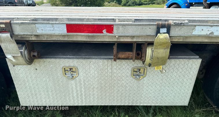 image for item MQ9364 2011 Transcraft DTL-2100  drop deck trailer