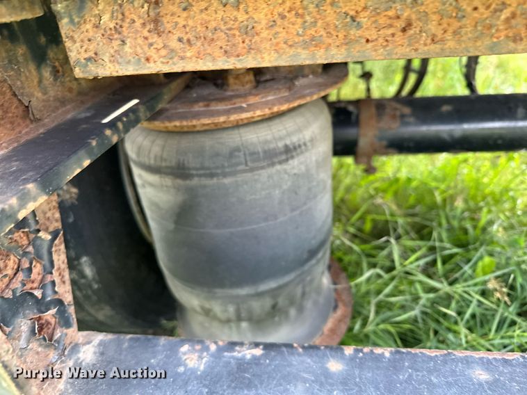 image for item MQ9364 2011 Transcraft DTL-2100  drop deck trailer