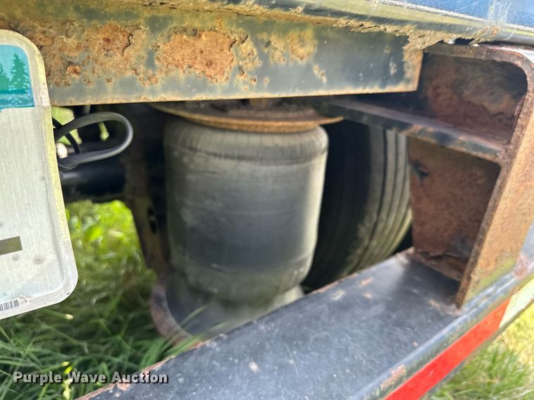 image for item MQ9364 2011 Transcraft DTL-2100  drop deck trailer