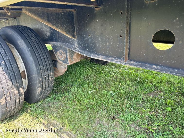 image for item MQ9364 2011 Transcraft DTL-2100  drop deck trailer