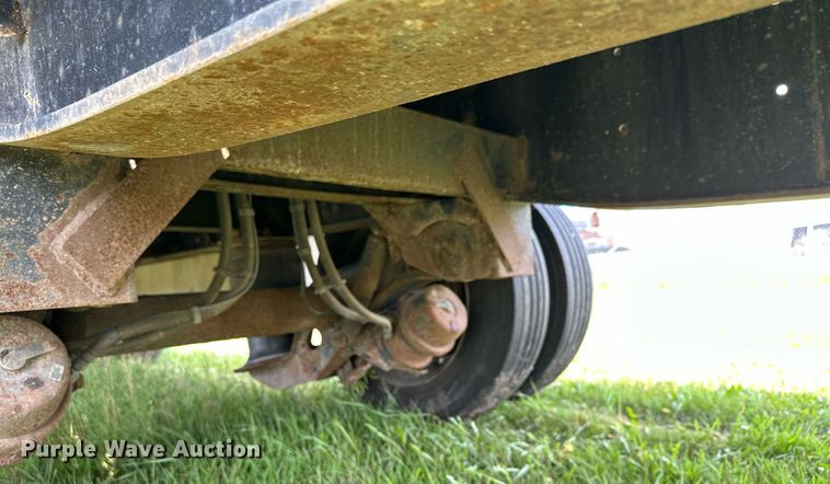 image for item MQ9364 2011 Transcraft DTL-2100  drop deck trailer