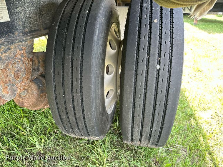 image for item MQ9364 2011 Transcraft DTL-2100  drop deck trailer