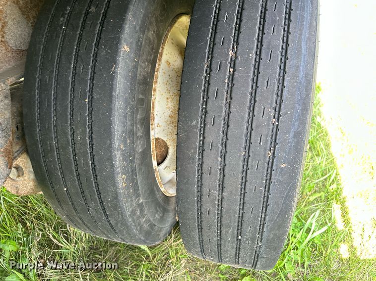 image for item MQ9364 2011 Transcraft DTL-2100  drop deck trailer