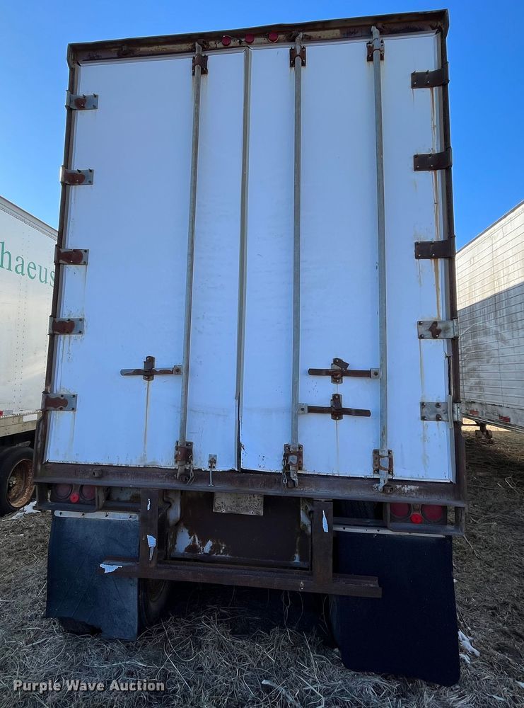 image for item MW9482 1979 Fruehauf FBZ9-F2-40  dry van trailer